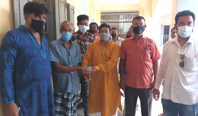 শিবগঞ্জে উপকারভোগীদের মাঝে ভিজিডি’র অর্থ বিতরণ শিবগঞ্জে উপকারভোগীদের মাঝে ভিজিডি’র অর্থ বিতরণ